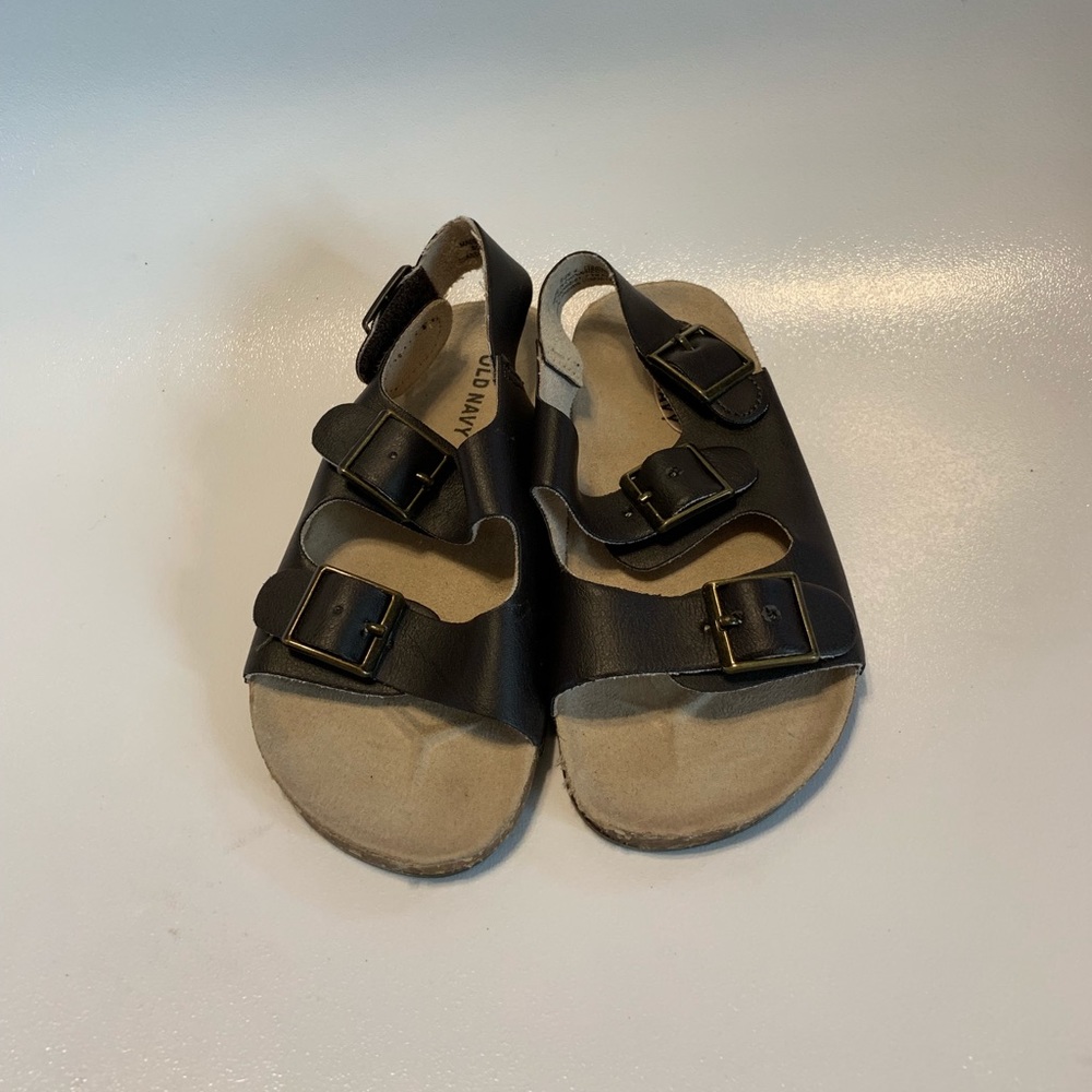 Old Navy Birkenstock-inspired sandals
